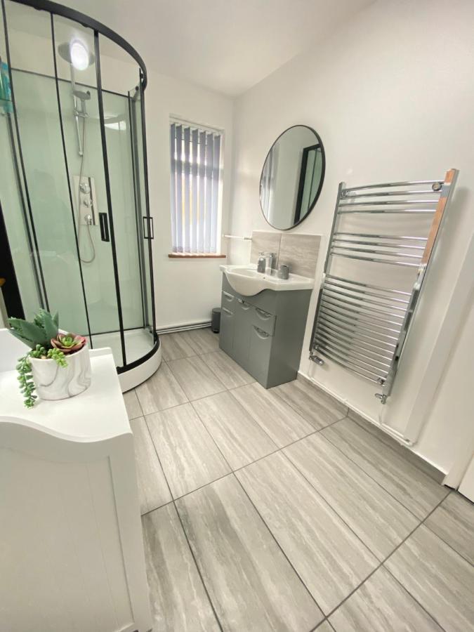 Gatwick Studio Horley Exteriör bild